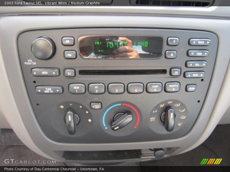 Vibrant White / Medium Graphite 2003 Ford Taurus SES