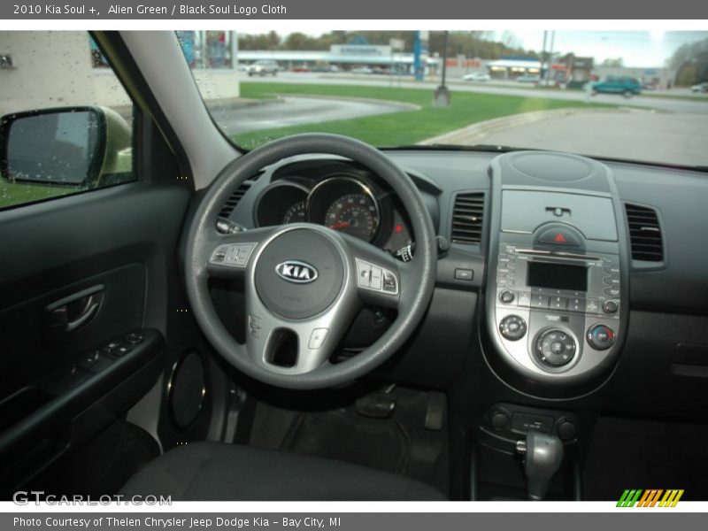 Alien Green / Black Soul Logo Cloth 2010 Kia Soul +