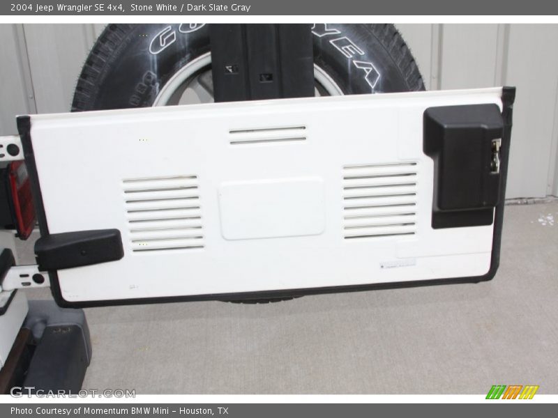 Stone White / Dark Slate Gray 2004 Jeep Wrangler SE 4x4