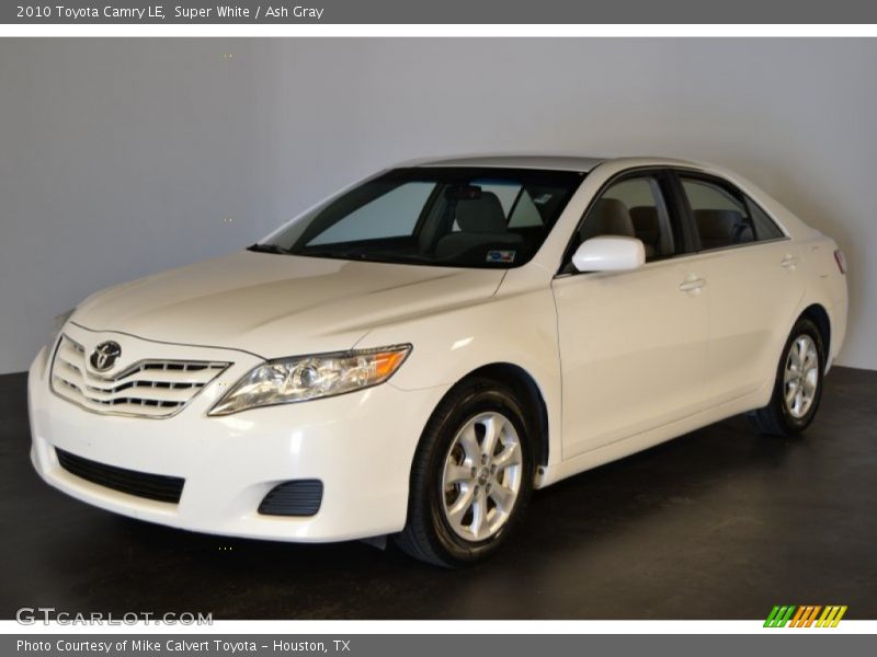Super White / Ash Gray 2010 Toyota Camry LE
