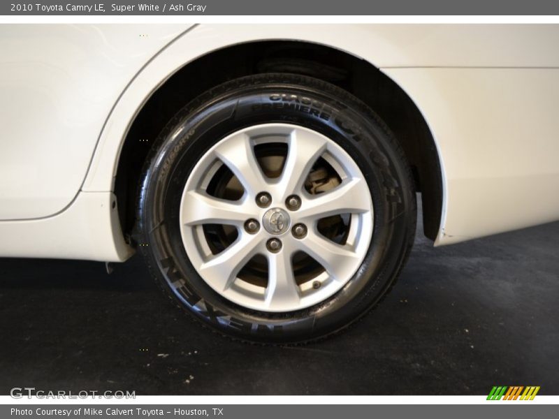 Super White / Ash Gray 2010 Toyota Camry LE