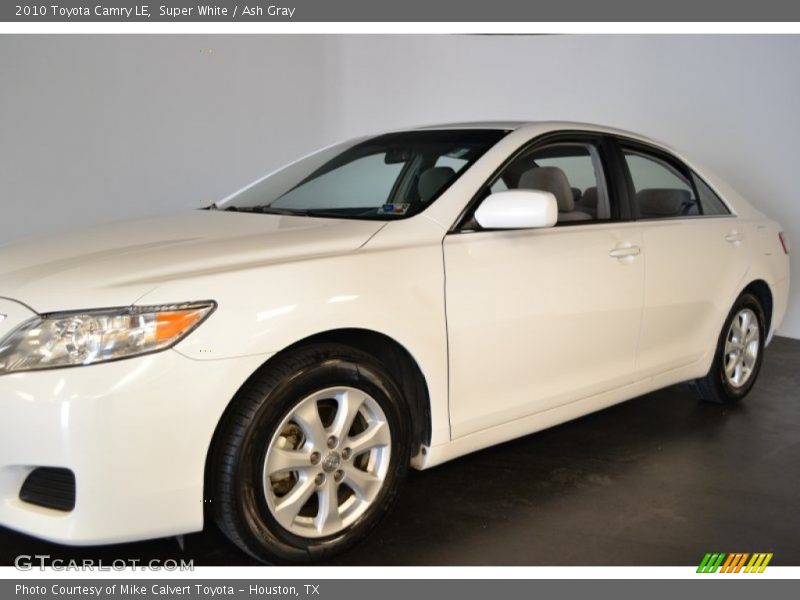 Super White / Ash Gray 2010 Toyota Camry LE