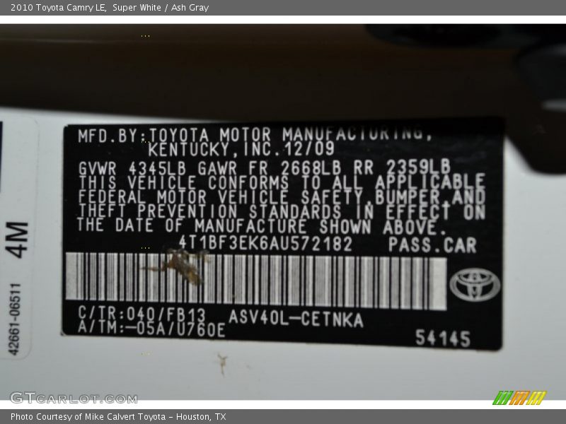 Super White / Ash Gray 2010 Toyota Camry LE