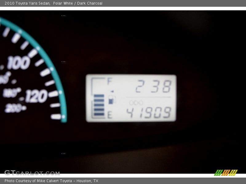 Polar White / Dark Charcoal 2010 Toyota Yaris Sedan