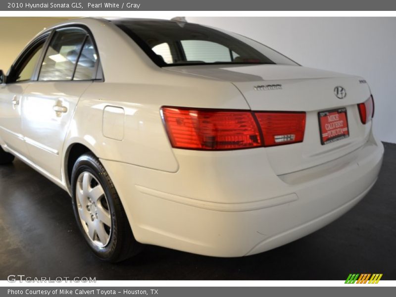 Pearl White / Gray 2010 Hyundai Sonata GLS