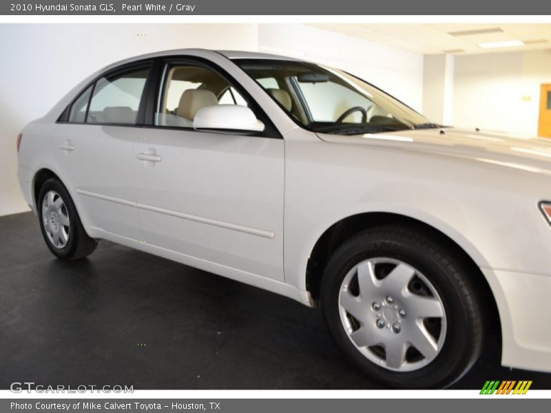 Pearl White / Gray 2010 Hyundai Sonata GLS