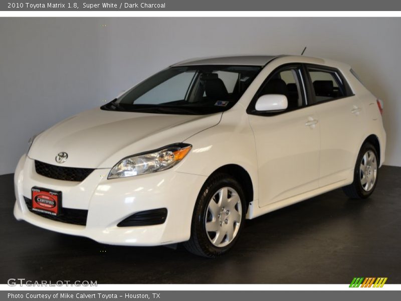 Super White / Dark Charcoal 2010 Toyota Matrix 1.8