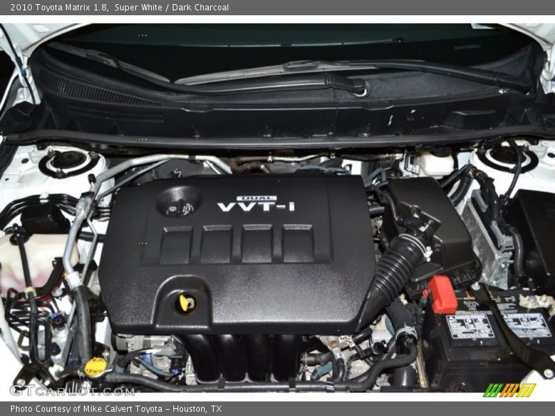 Super White / Dark Charcoal 2010 Toyota Matrix 1.8