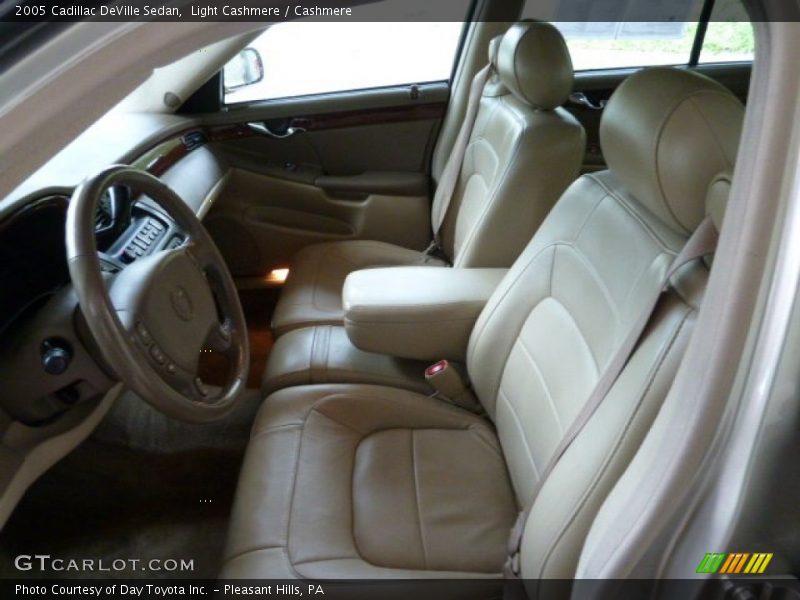 Light Cashmere / Cashmere 2005 Cadillac DeVille Sedan