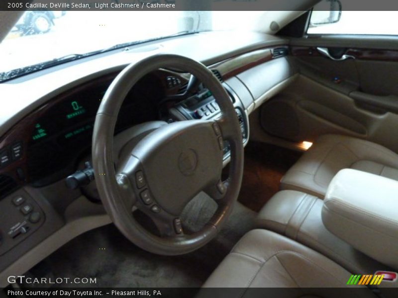 Light Cashmere / Cashmere 2005 Cadillac DeVille Sedan