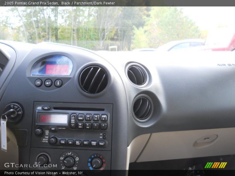 Black / Parchment/Dark Pewter 2005 Pontiac Grand Prix Sedan