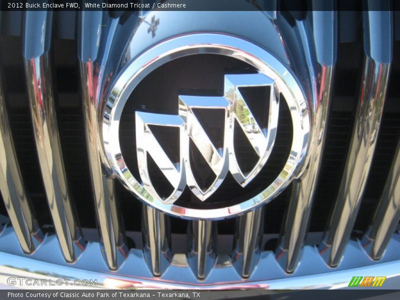 White Diamond Tricoat / Cashmere 2012 Buick Enclave FWD