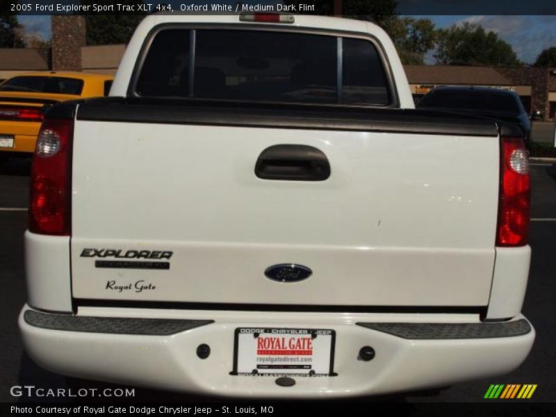 Oxford White / Medium Dark Flint 2005 Ford Explorer Sport Trac XLT 4x4