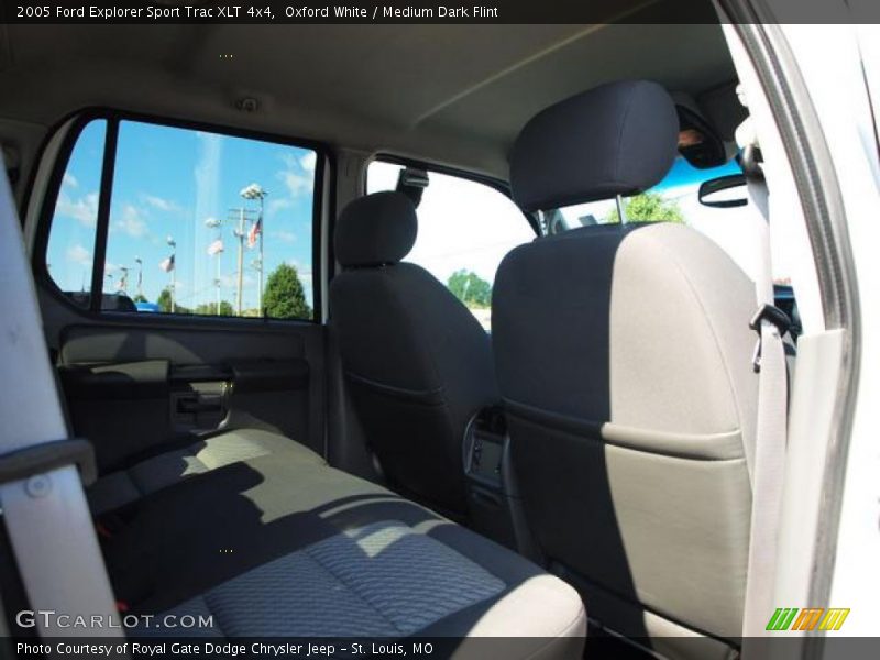 Oxford White / Medium Dark Flint 2005 Ford Explorer Sport Trac XLT 4x4