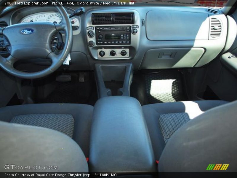 Oxford White / Medium Dark Flint 2005 Ford Explorer Sport Trac XLT 4x4