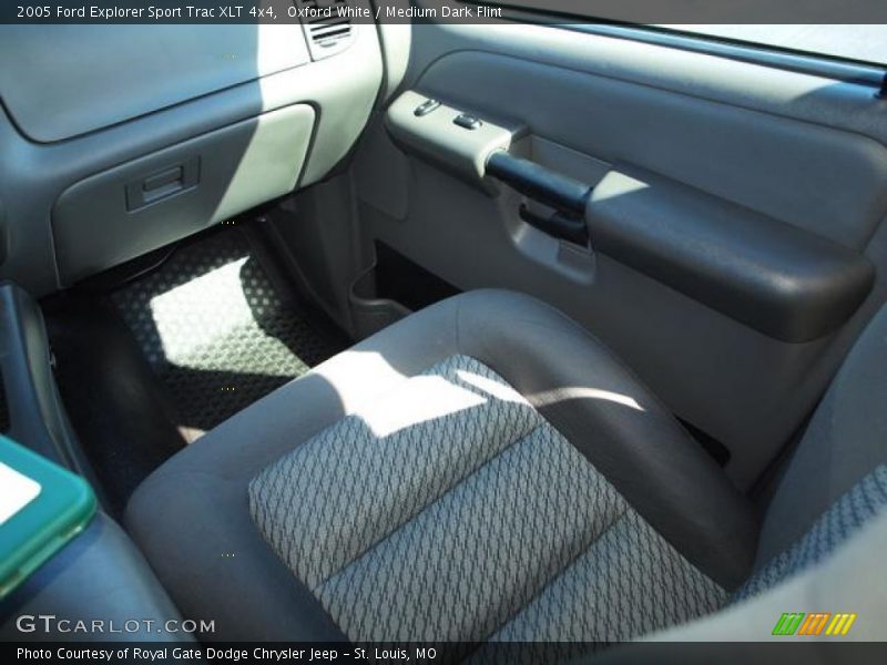 Oxford White / Medium Dark Flint 2005 Ford Explorer Sport Trac XLT 4x4