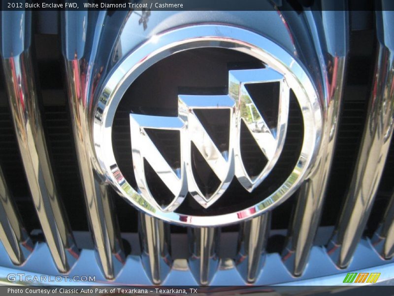 White Diamond Tricoat / Cashmere 2012 Buick Enclave FWD