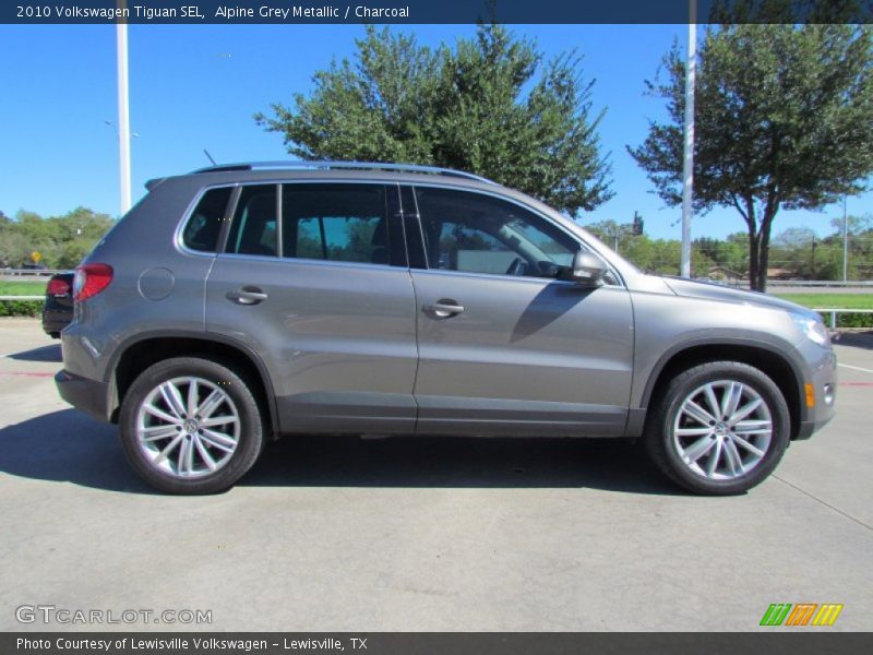 Alpine Grey Metallic / Charcoal 2010 Volkswagen Tiguan SEL
