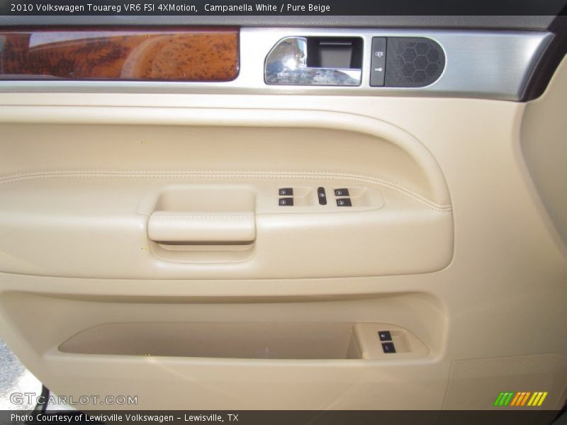 Campanella White / Pure Beige 2010 Volkswagen Touareg VR6 FSI 4XMotion