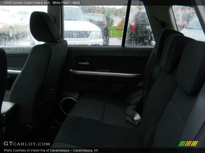 White Pearl / Black 2006 Suzuki Grand Vitara 4x4