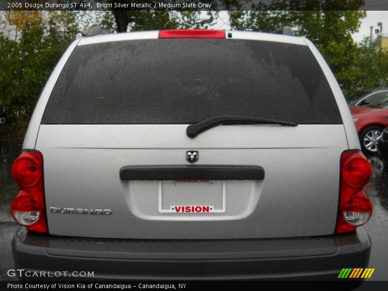 Bright Silver Metallic / Medium Slate Gray 2005 Dodge Durango ST 4x4