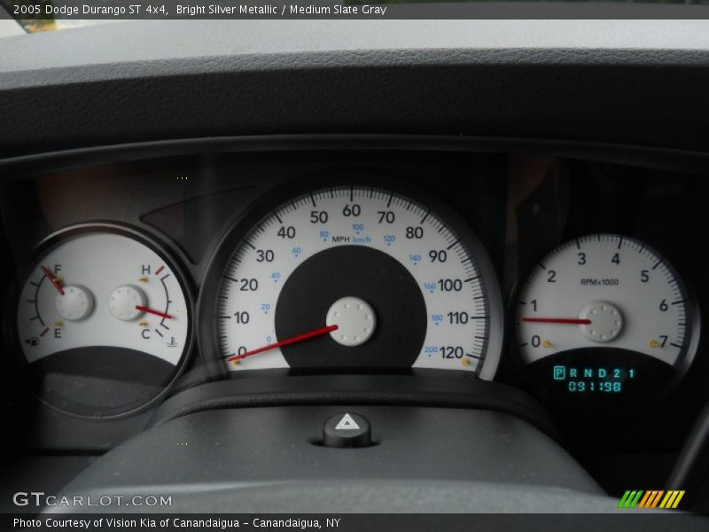 Bright Silver Metallic / Medium Slate Gray 2005 Dodge Durango ST 4x4