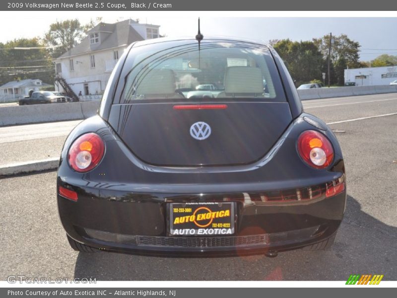 Black / Cream 2009 Volkswagen New Beetle 2.5 Coupe