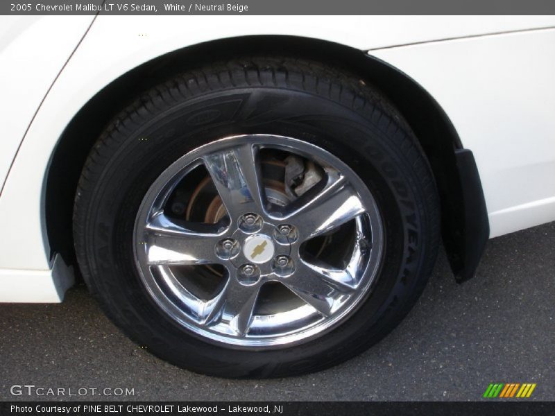 White / Neutral Beige 2005 Chevrolet Malibu LT V6 Sedan