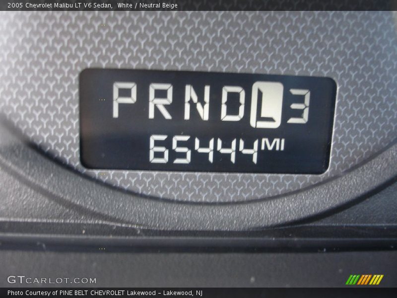 White / Neutral Beige 2005 Chevrolet Malibu LT V6 Sedan