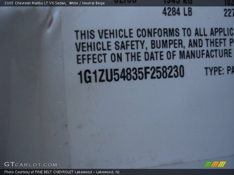 White / Neutral Beige 2005 Chevrolet Malibu LT V6 Sedan