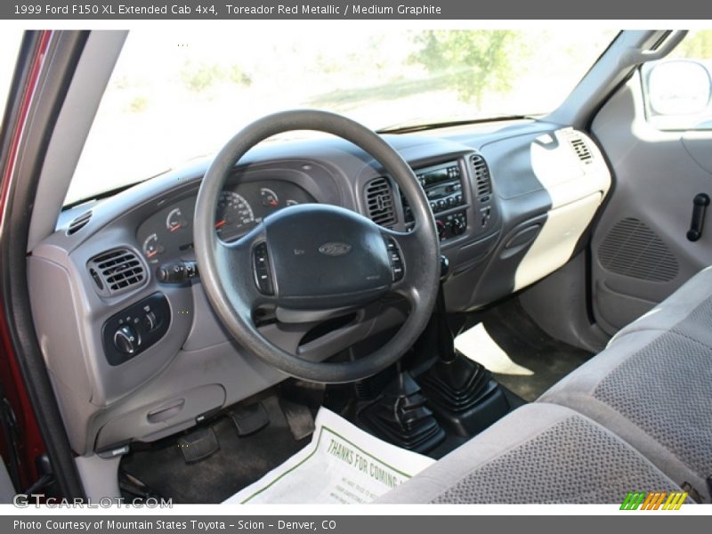 Toreador Red Metallic / Medium Graphite 1999 Ford F150 XL Extended Cab 4x4