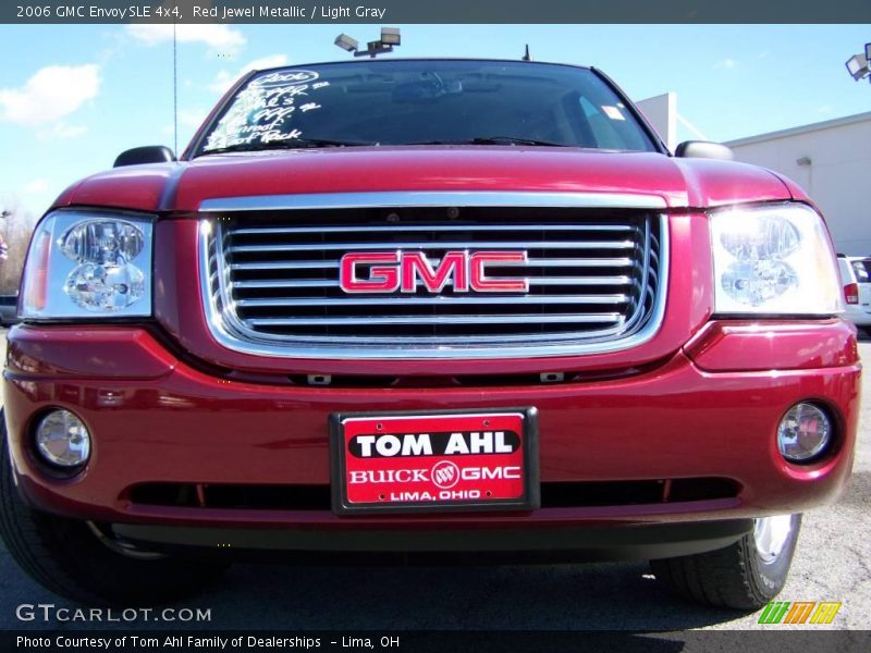 Red Jewel Metallic / Light Gray 2006 GMC Envoy SLE 4x4