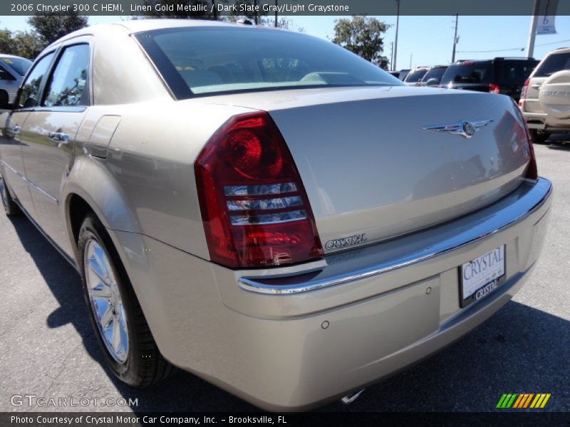 Linen Gold Metallic / Dark Slate Gray/Light Graystone 2006 Chrysler 300 C HEMI