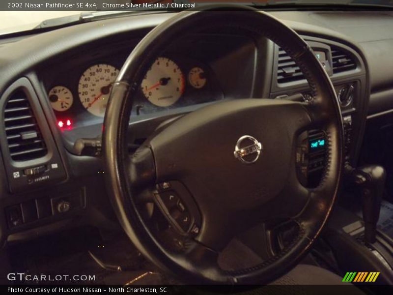Chrome Silver Metallic / Charcoal 2002 Nissan Pathfinder SE 4x4