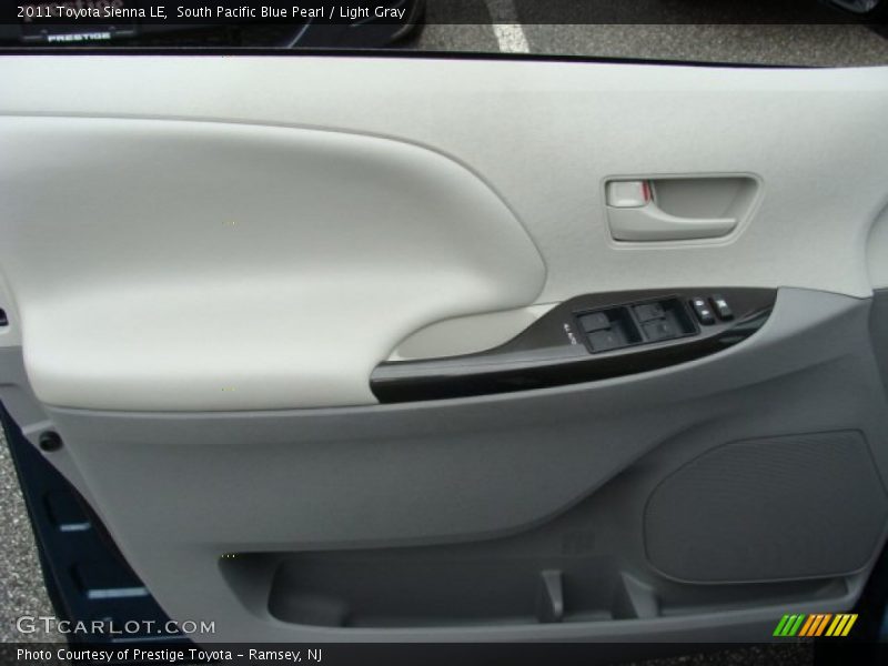 South Pacific Blue Pearl / Light Gray 2011 Toyota Sienna LE
