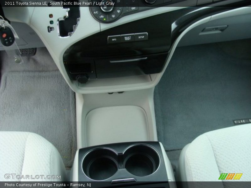 South Pacific Blue Pearl / Light Gray 2011 Toyota Sienna LE