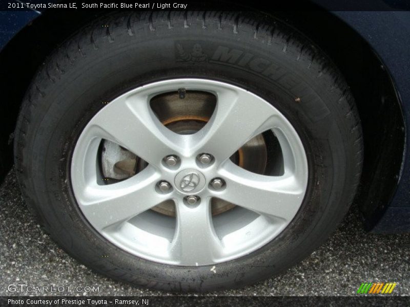 South Pacific Blue Pearl / Light Gray 2011 Toyota Sienna LE