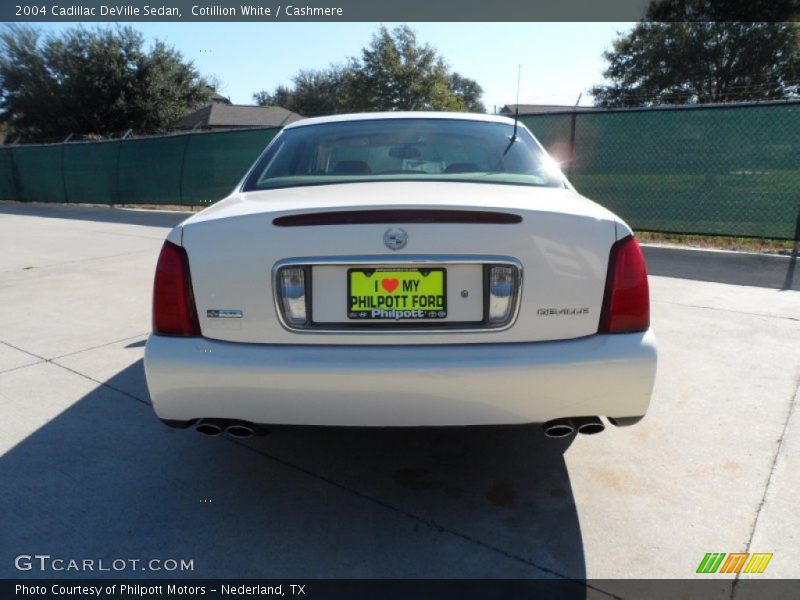 Cotillion White / Cashmere 2004 Cadillac DeVille Sedan