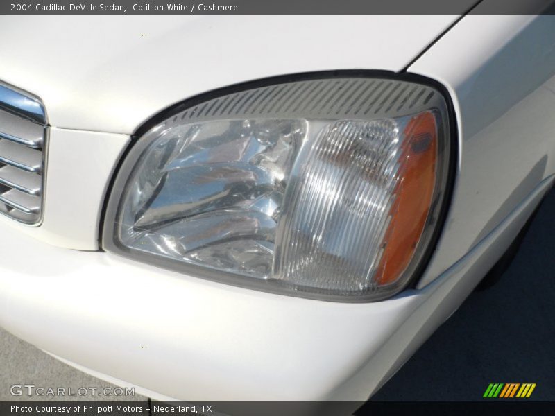 Cotillion White / Cashmere 2004 Cadillac DeVille Sedan