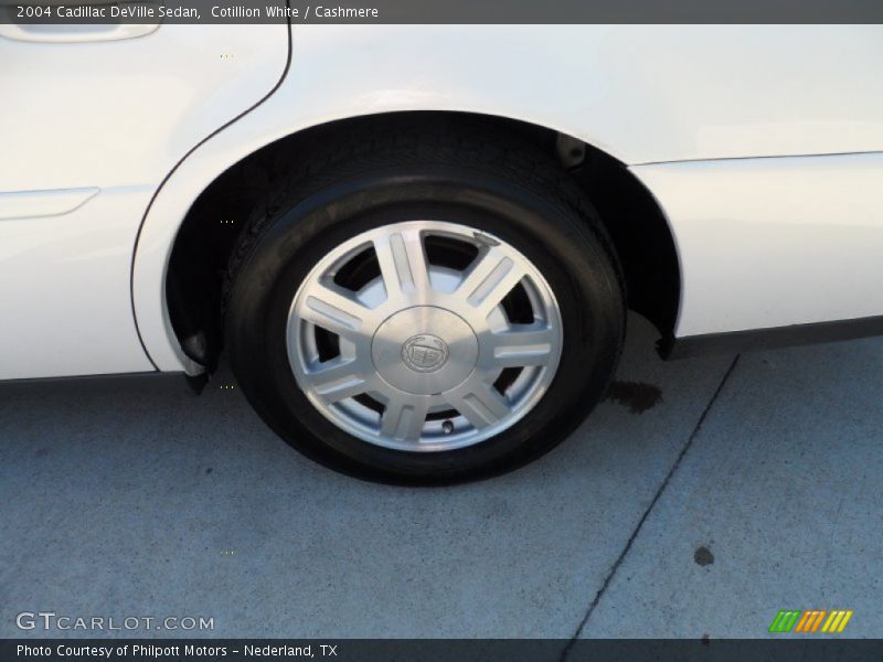 Cotillion White / Cashmere 2004 Cadillac DeVille Sedan