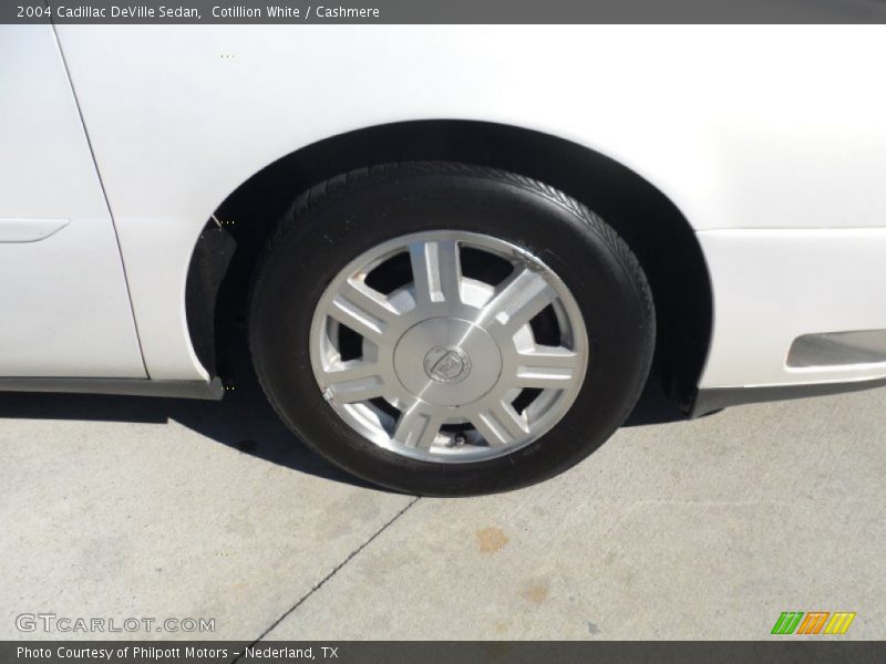 Cotillion White / Cashmere 2004 Cadillac DeVille Sedan