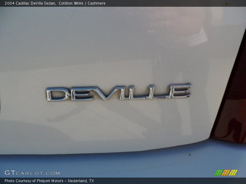 Cotillion White / Cashmere 2004 Cadillac DeVille Sedan