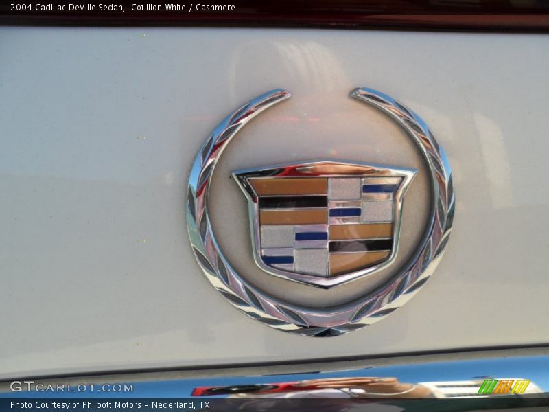 Cotillion White / Cashmere 2004 Cadillac DeVille Sedan