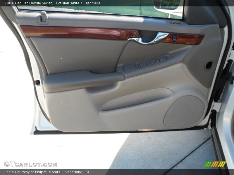 Cotillion White / Cashmere 2004 Cadillac DeVille Sedan