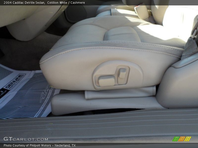 Cotillion White / Cashmere 2004 Cadillac DeVille Sedan