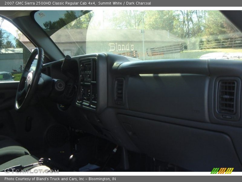 Summit White / Dark Charcoal 2007 GMC Sierra 2500HD Classic Regular Cab 4x4