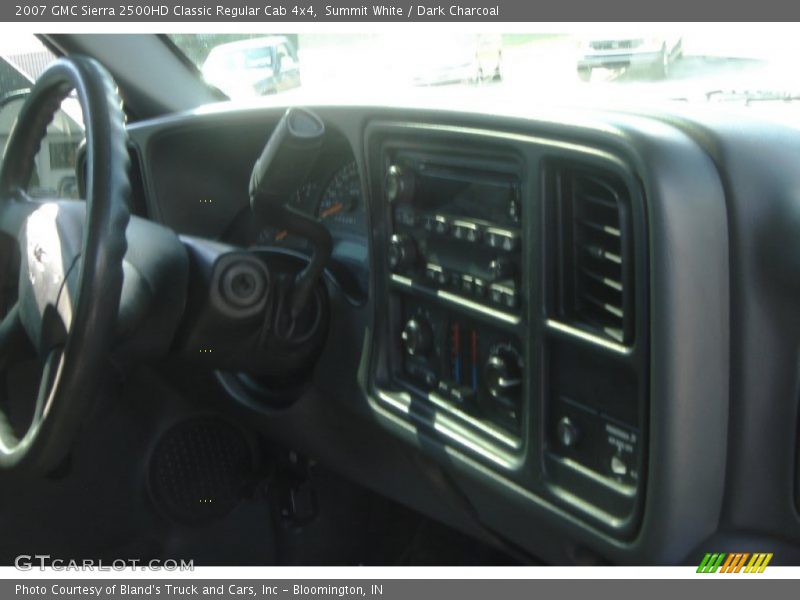 Summit White / Dark Charcoal 2007 GMC Sierra 2500HD Classic Regular Cab 4x4
