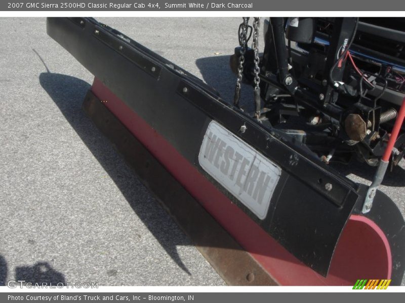 Summit White / Dark Charcoal 2007 GMC Sierra 2500HD Classic Regular Cab 4x4