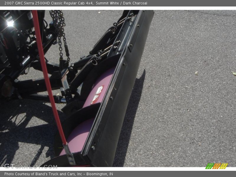 Summit White / Dark Charcoal 2007 GMC Sierra 2500HD Classic Regular Cab 4x4