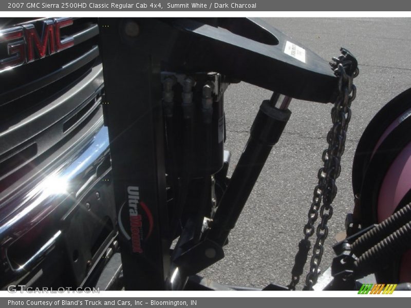 Summit White / Dark Charcoal 2007 GMC Sierra 2500HD Classic Regular Cab 4x4